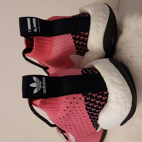 Men's Pharrell Williams Sneakers - Picture 5 of 10